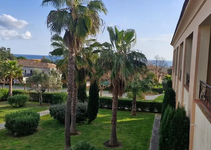 Appt 4-6 Couchages Climatise Avec 2 Piscines Et 200 M Des Plages Et Criques *