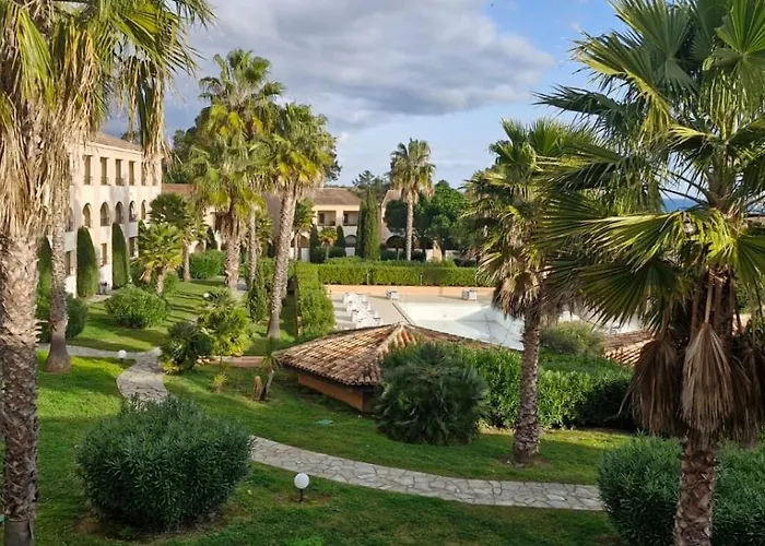 Appt 4-6 Couchages Climatise Avec 2 Piscines Et 200 M Des Plages Et Criques Linguizzetta