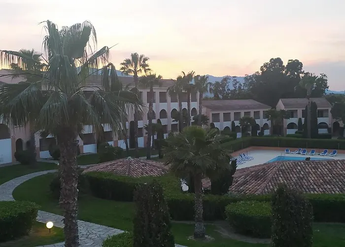 Appt 4-6 Couchages Climatise Avec 2 Piscines Et 200 M Des Plages Et Criques Daire Linguizzetta