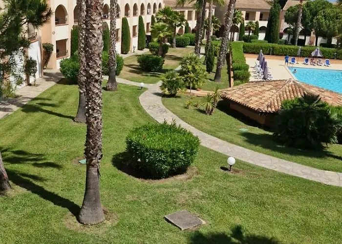 Appt 4-6 Couchages Climatise Avec 2 Piscines Et 200 M Des Plages Et Criques *