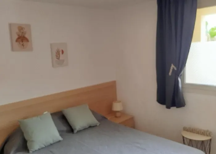 Appt 4-6 Couchages Climatise Avec 2 Piscines Et 200 M Des Plages Et Criques Apartmán *